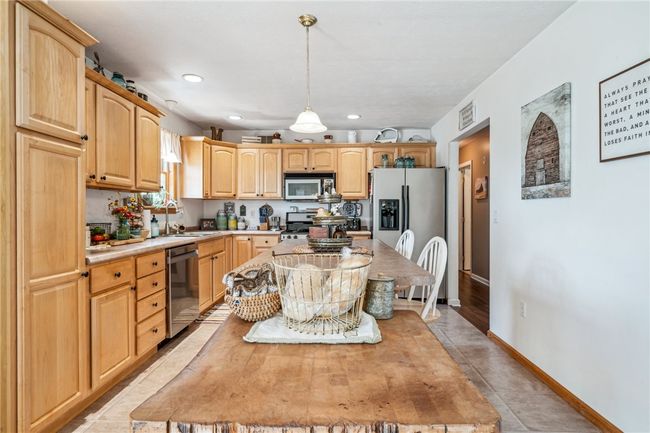 718 Filbert Heights Rd, House other with 3 bedrooms, 2 bathrooms and 2 parking in New Salem PA | Image 16