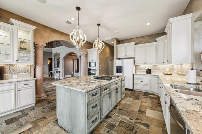 Kitchen | Image 11