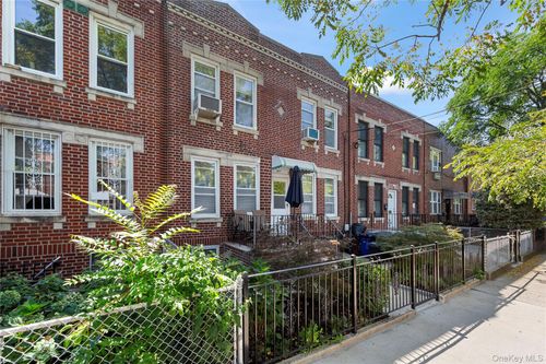 3017 48th St, Astoria, NY, 11103-1524 | Card Image