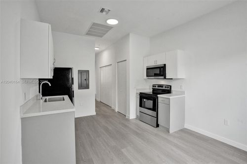 5-1567 Nw 1st St, Miami, FL, 33125 | Card Image