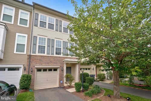11933 Jade Lake Ln, BRISTOW, VA, 20136-2231 | Card Image