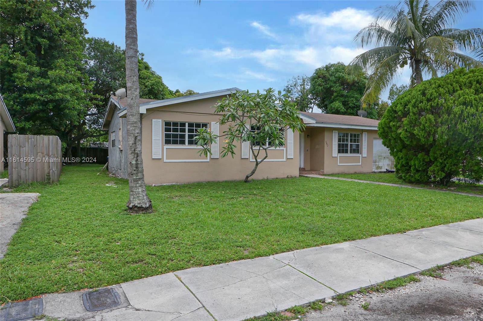 174th St, North Miami Beach, FL 33162