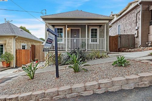 209 Marine St, Richmond, CA, 94801-3719 | Card Image