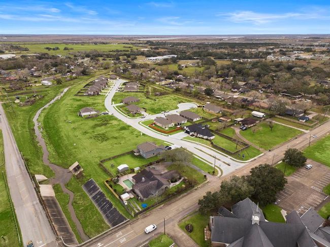 117 Bayou Bend Blvd, House other with 3 bedrooms, 3 bathrooms and null parking in Angleton TX | Image 9
