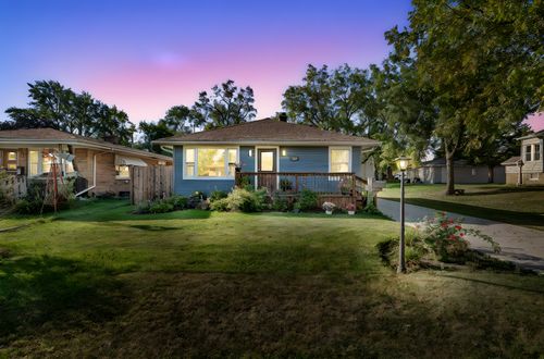 557 Elsie Ave, Crest Hill, IL, 60403-2417 | Card Image