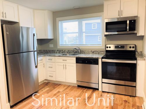 445-20-445 Kennard Rd, Manchester, NH, 03104-4040 | Card Image