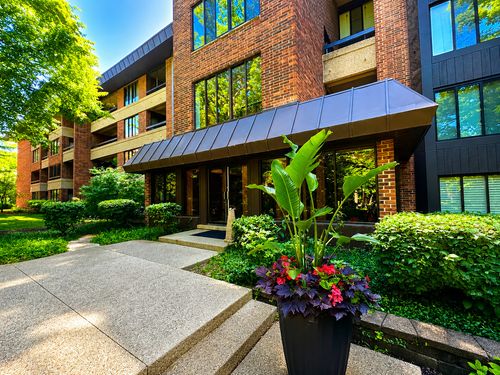 303b-1401 Burr Oak Rd, Hinsdale, IL, 60521-2946 | Card Image