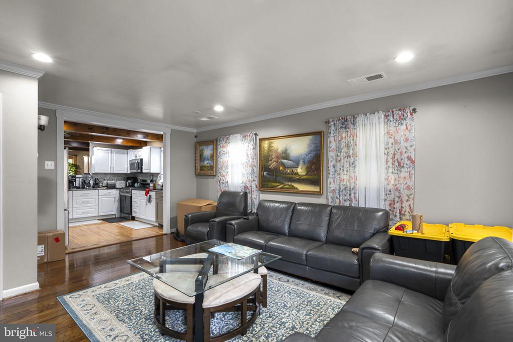 Residential in LANHAM 5