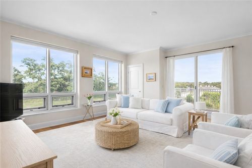 apt-406-1 Tower Dr, Portsmouth, RI, 02871-1635 | Card Image