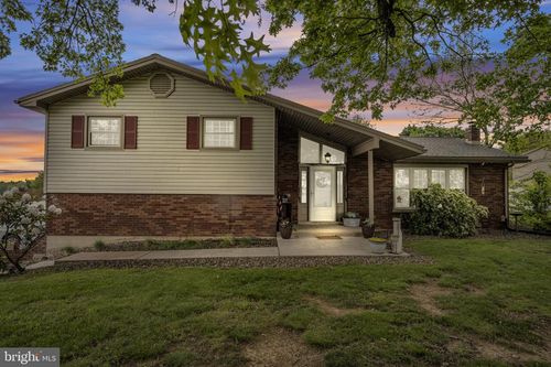2181 Long Ln, LEBANON, PA, 17046-1850 | Card Image