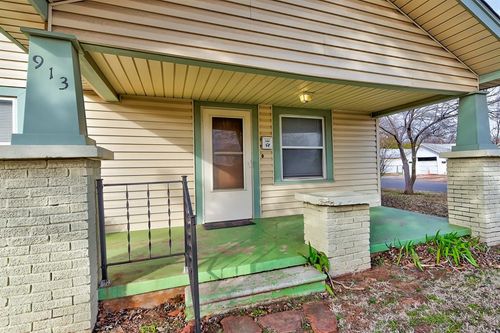 913 N Boulevard, Edmond, OK, 73034-3656 | Card Image