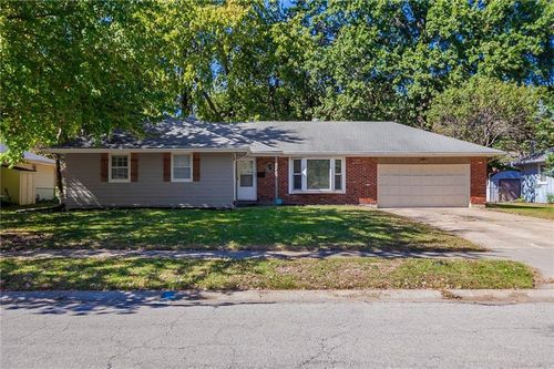 909 Nw Range St, Blue Springs, MO, 64015-3027 | Card Image
