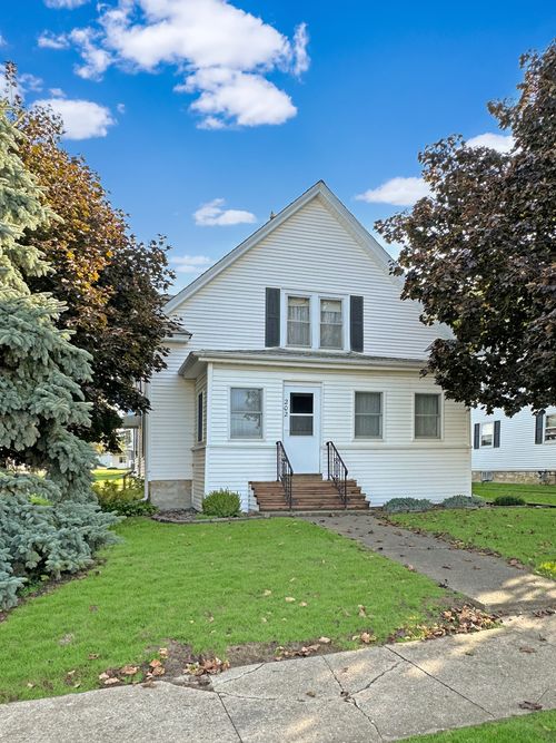 202 S Railroad St, WARREN, IL, 61087-9362 | Card Image