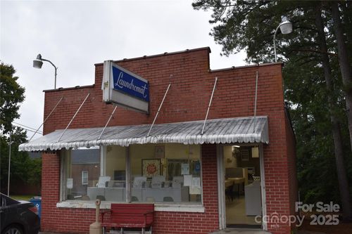 105 S School St, Mount Gilead, NC, 27306-9202 | Card Image