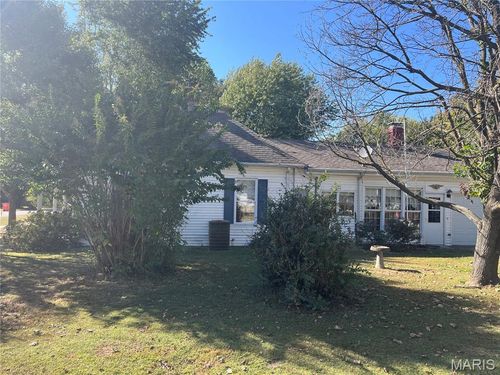 201 W King Street, Sorento, IL, 62086 | Card Image