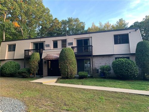 apt-8-15 Apple Valley Pkwy, Greenville, RI, 02828-2425 | Card Image
