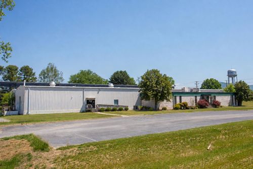 b-1401 Hopeman Pkwy, Waynesboro, VA, 22980-1947 | Card Image