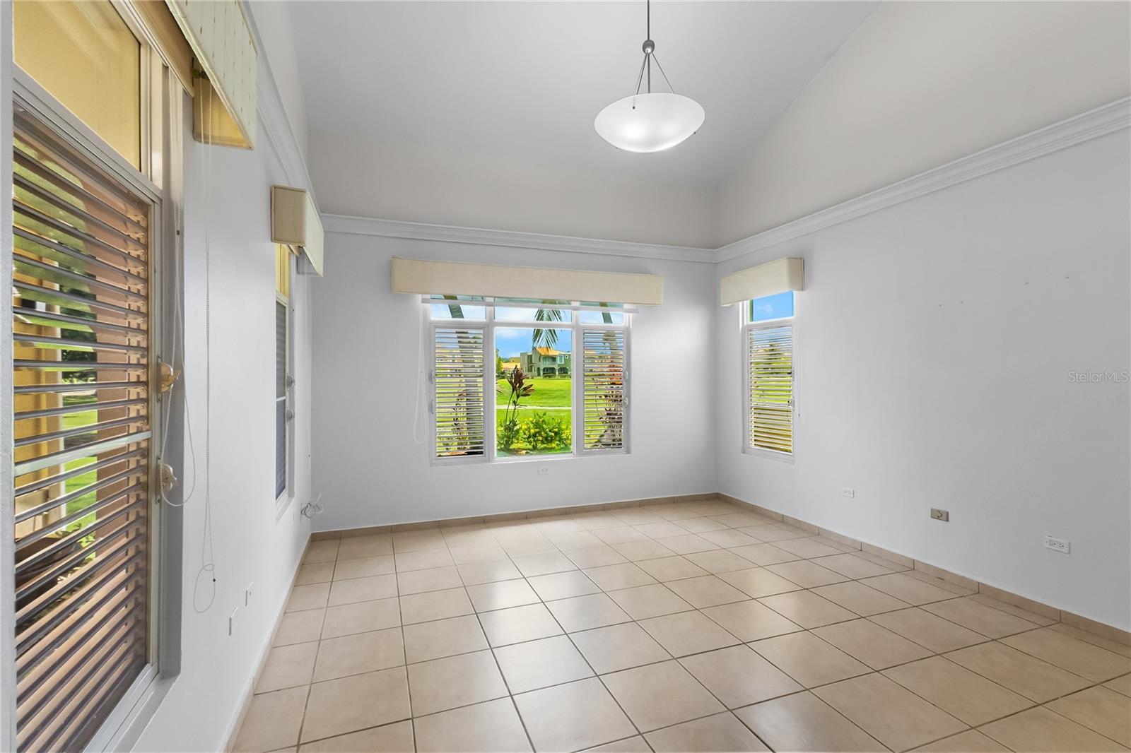 Residential en venta en HUMACAO, 1 EAGLE ST, 2193 m²
