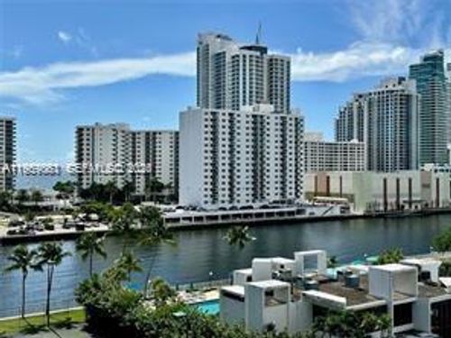 apt-224-1000 Parkview Dr, Hallandale Beach, FL, 33009-8901 | Card Image
