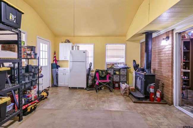 614 Maple Ave, House other with 4 bedrooms, 2 bathrooms and null parking in Cushing TX | Image 25