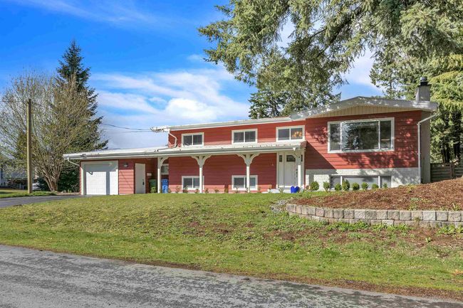 33237 Lynn Avenue, House other with 6 bedrooms, 2 bathrooms and 8 parking in Abbotsford BC | Image 1