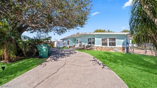 170 Poinsettia Cir Ne, PORT CHARLOTTE, FL, 33952-8237 | Card Image