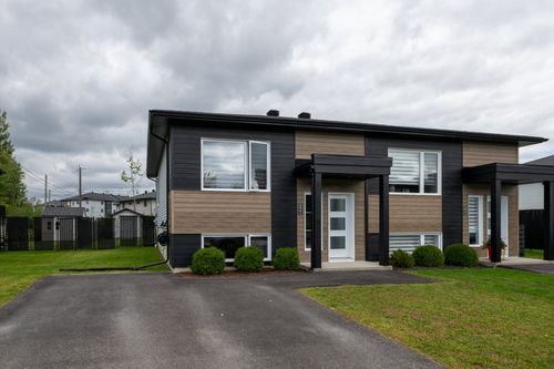1687 Rue Matisse, House with 2 bedrooms, 1 bathrooms and null parking in Sherbrooke QC | Card Image
