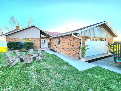 482 W Cattle Dr, Onalaska, TX, 77360-7661 | Card Image