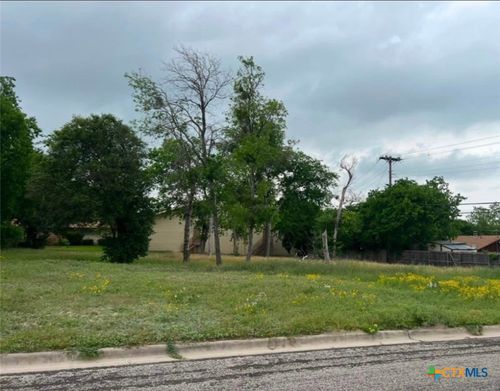 203 W Cherokee Dr, Harker Heights, TX, 76548-1721 | Card Image