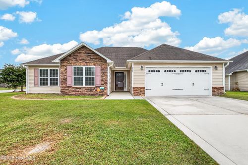 829 Dynasty Dr, Jacksonville, NC, 28546-6407 | Card Image