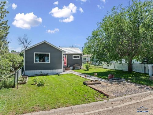 111 5th St, Newell, SD, 57760-2204 | Card Image