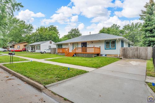 2813 Se Michigan Ave, Topeka, KS, 66605-1634 | Card Image