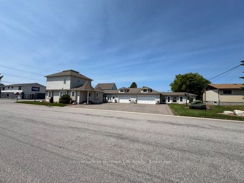 218 Nipissing St, Sturgeon Falls, ON, P2B1K3 | Card Image