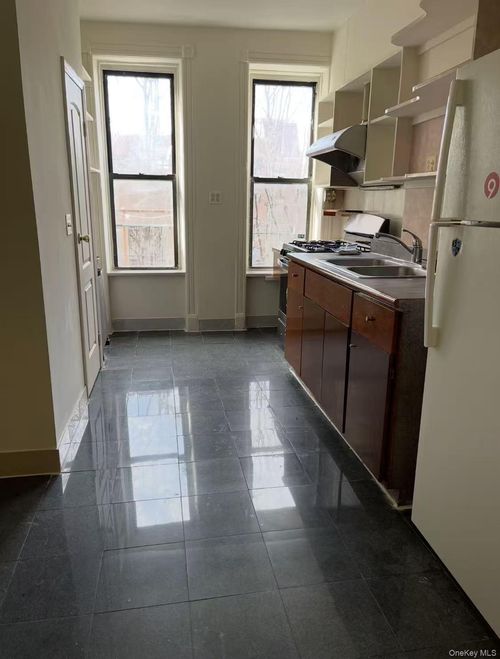 apt-3r-185 Menahan St, Brooklyn, NY, 11237-5112 | Card Image