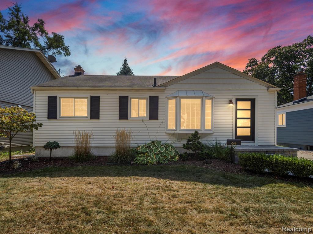 Fairwood Blvd, Pleasant Ridge, MI 48069