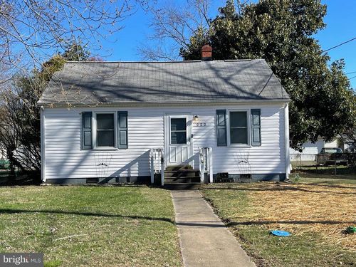 222 Mimosa Ave, COLONIAL BEACH, VA, 22443-4724 | Card Image