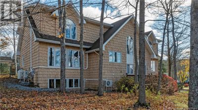 36 Elizabeth Pky, House other with 5 bedrooms, 4 bathrooms and null parking in Rothesay NB | Image 2