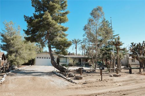 56843 Carlyle Dr, Yucca Valley, CA, 92284-4325 | Card Image
