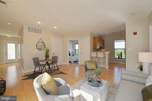 406-5201 Wisconsin Ave Nw, WASHINGTON, DC, 20015-2001 | Card Image