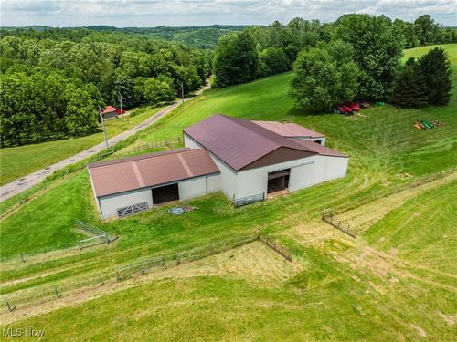 8200 Autumn Rd Sw, Bowerston, OH, 44695-9643 | Card Image