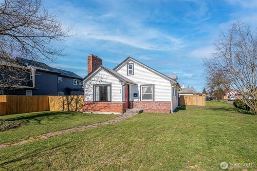 929 E 57th St, Tacoma, WA, 98404-2518 | Card Image