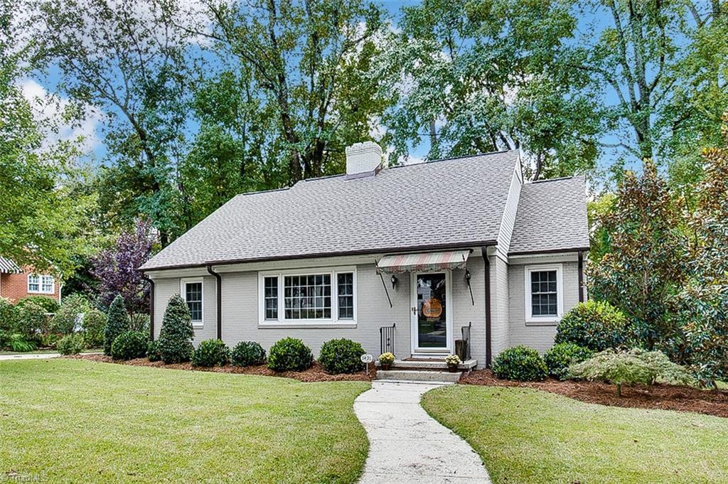 Garland Dr, Greensboro, NC 27408