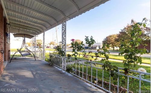 24104 Hass St, Dearborn Heights, MI, 48127-3240 | Card Image