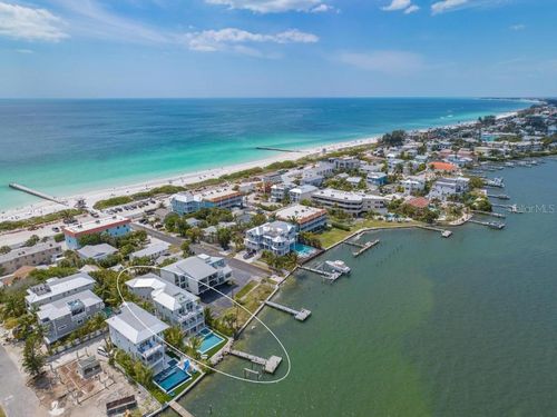 112 11th St S, BRADENTON BEACH, FL, 34217-2507 | Card Image