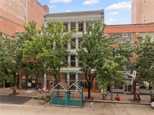 2d204-951 Liberty Ave, Pittsburgh, PA, 15222-3755 | Card Image