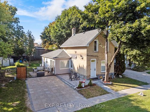 {{alt}} | Card Image