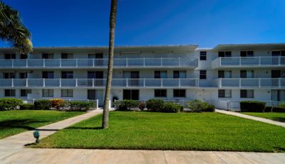 131 - 3190 N Atlantic Avenue, Condo with 2 bedrooms, 2 bathrooms and null parking in Cocoa Beach FL | Image 1