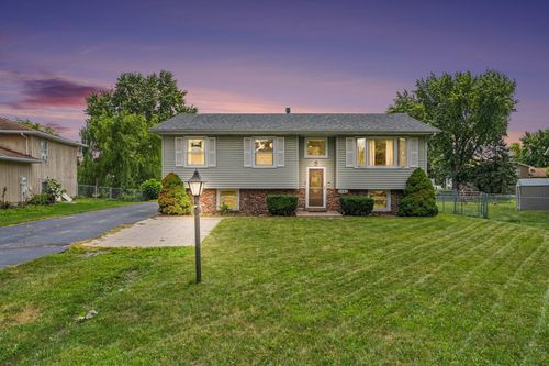 4081 Westover Dr, Crown Point, IN, 46307-8955 | Card Image