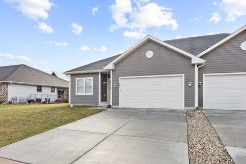 207 Julie Ln, Hampshire, IL, 60140-8393 | Card Image