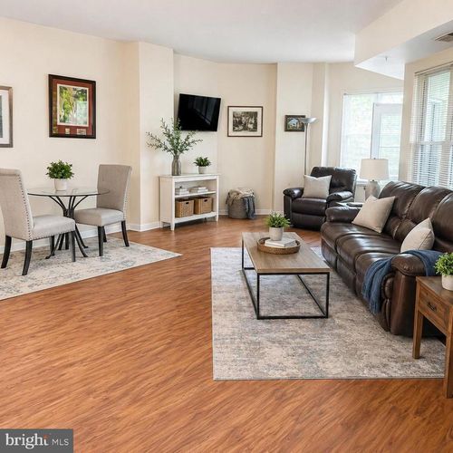 202-7101 Bay Front Dr, ANNAPOLIS, MD, 21403-3695 | Card Image
